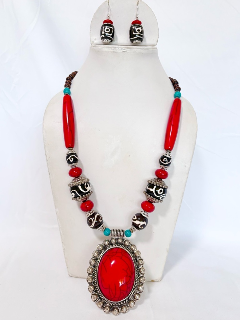 Himalayan jewelry big Pendant Necklace and Earring set